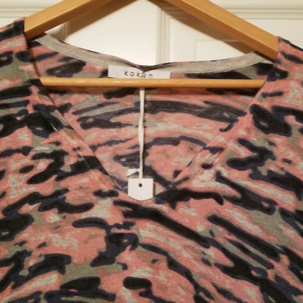 🆕️Kokun printed pullover - Picture 2 of 8